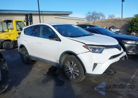 2018 Toyota Rav4 Le z USA, uszkodzony, nr VIN 2T3ZFREV2JW443004